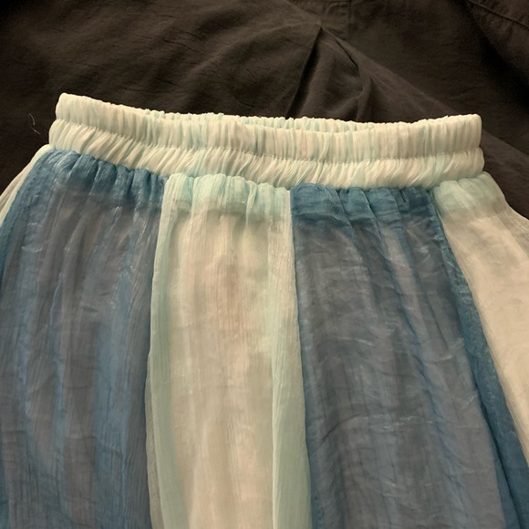 Elastic waist sheer polyester bicolored blue and light blue striped skirt lined - Picture 2 of 6